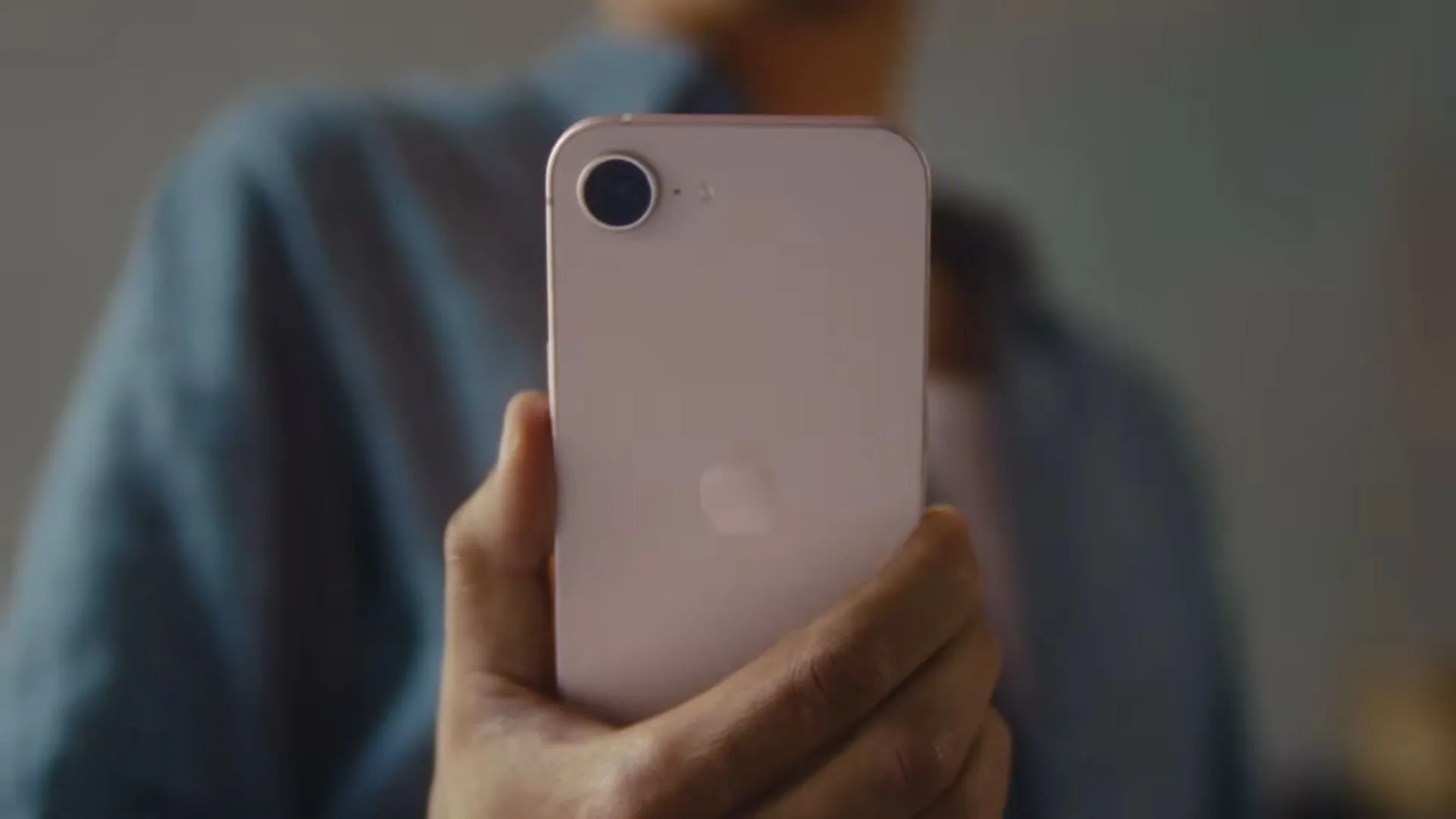 Apple 'lembra' do legado: patches para iOS 15/16 chegam tarde