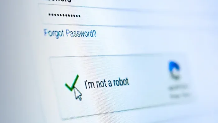 CAPTCHA Falso: Como o Golpe Engana e Rouba Seus Dados Digitais
