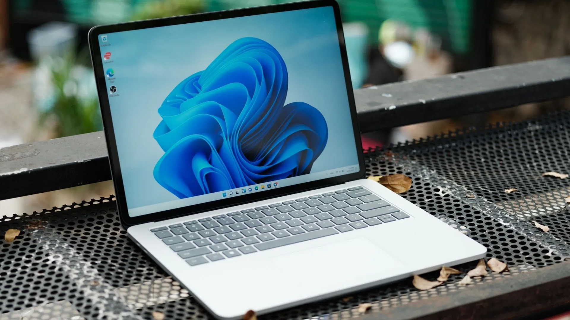 França Abandona Windows por Linux: Soberania Digital em Xeque-Mate Geopolítico