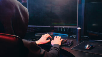 IA Turbina Cibercrime: Interpol Alerta para Fraudes 4.5x Mais Lucrativas