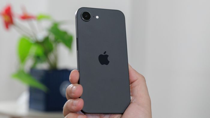 iPhone 16e: Magalu Queima Estoque com A18 e IA. Vale o Upgrade?
