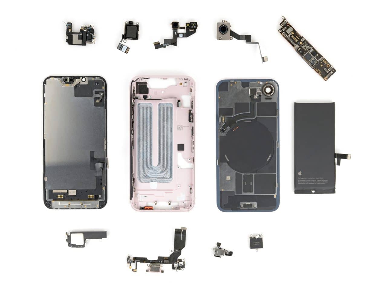 MagSafe no iPhone 16e? Desmonte revela segredo!