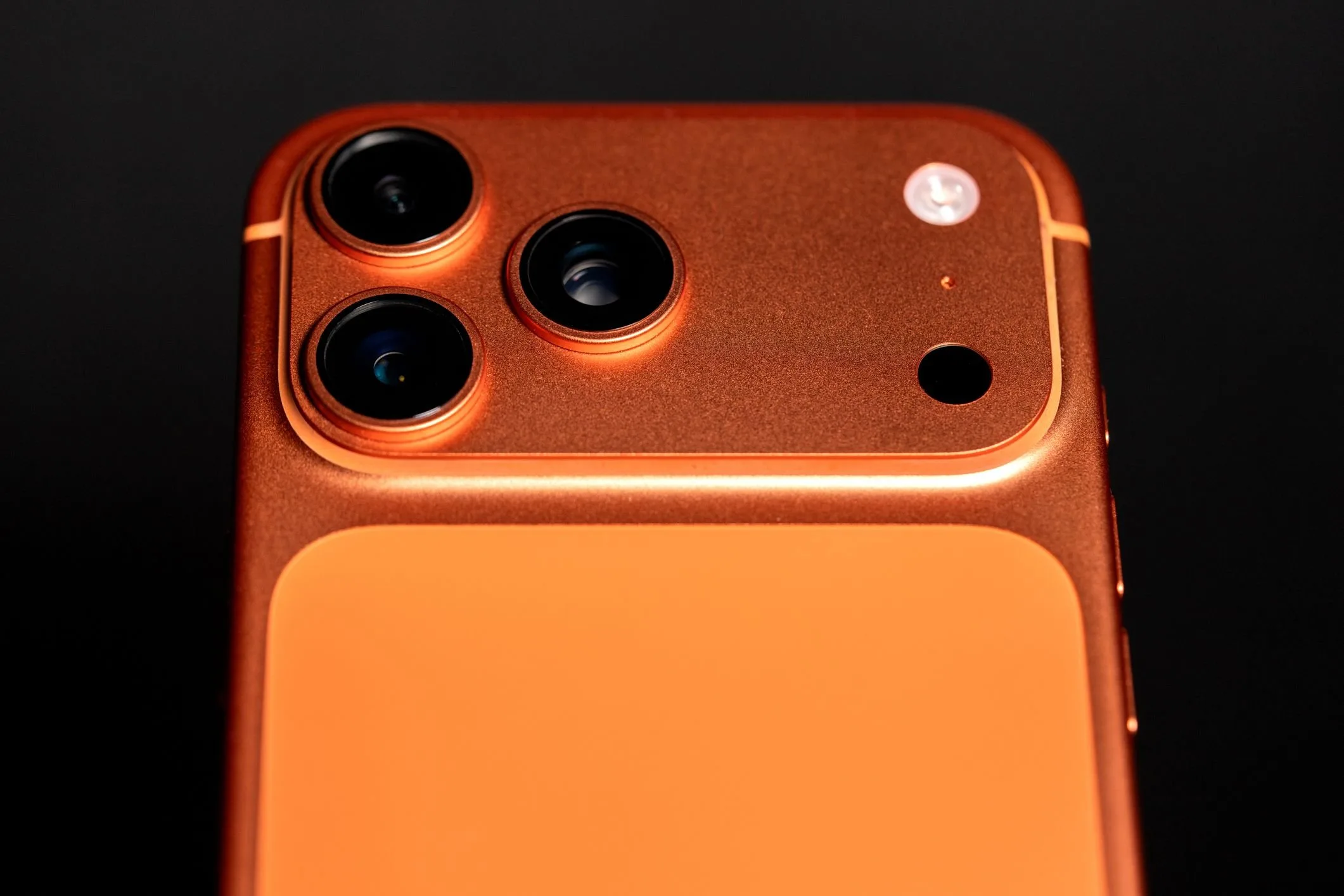 S26 Ultra vs. iPhone 17 Pro Max: Batalha de Silício no Topo