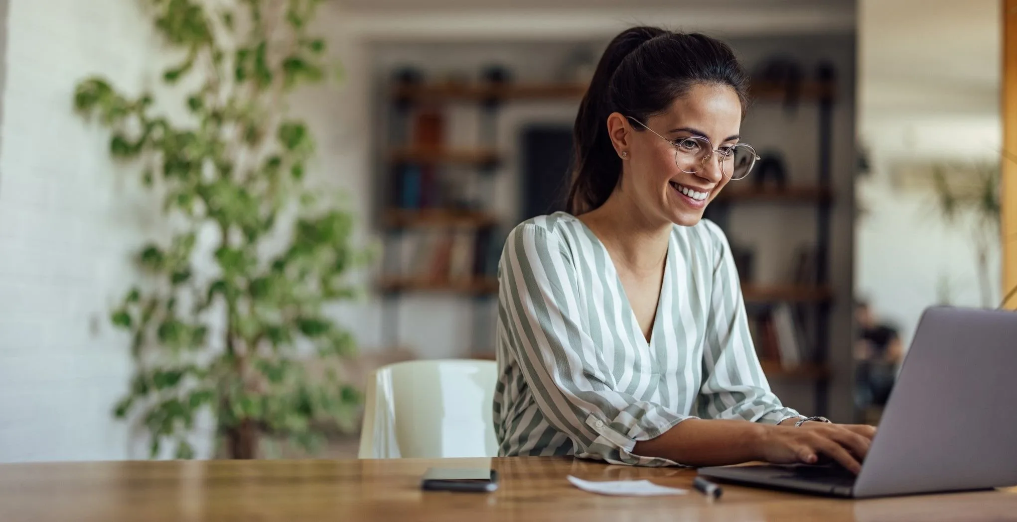 Seu Home Office Global: 40 Vagas Remotas para Arrasar no Exterior