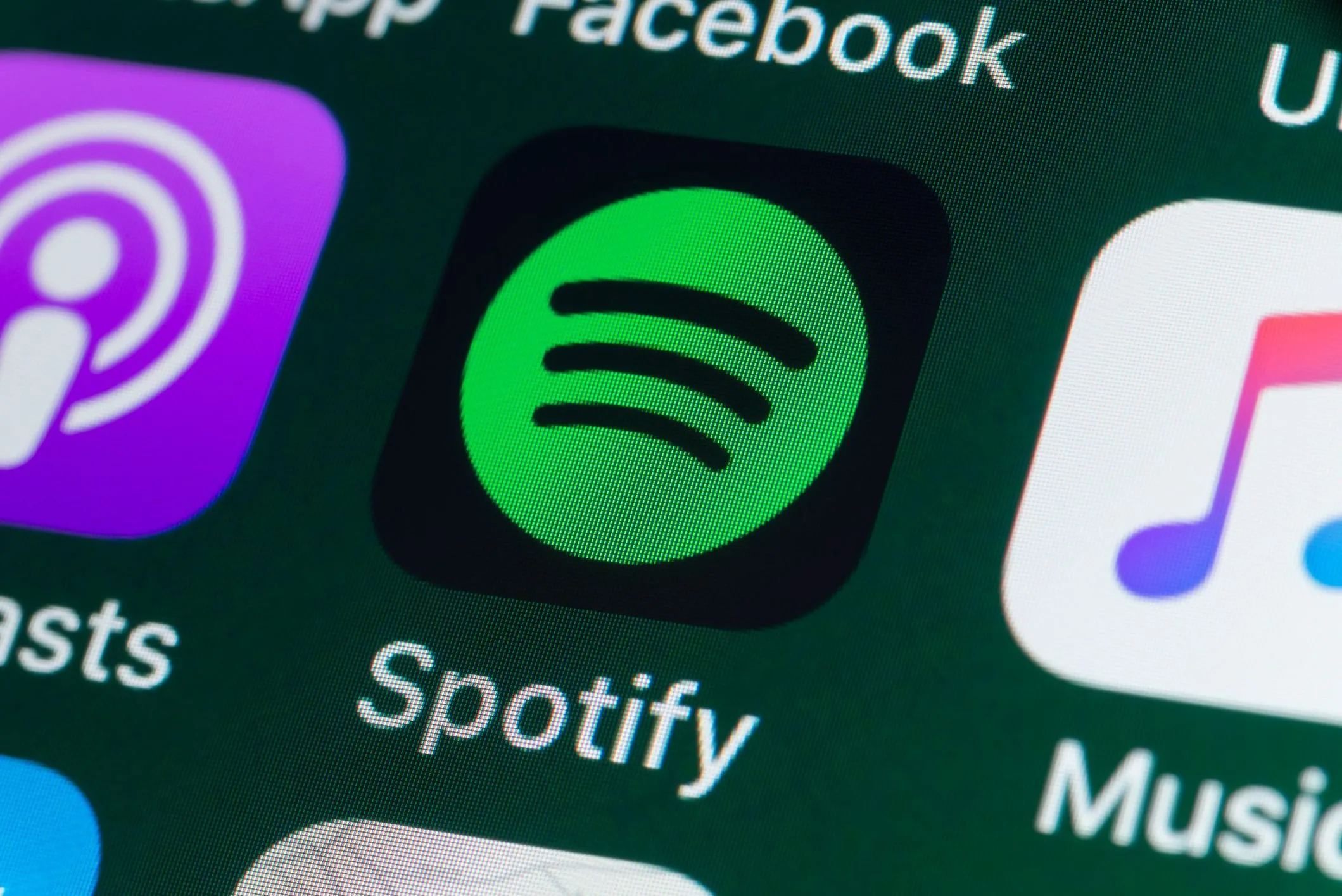 Spotify e Gravadoras Cobram US$ 322 Milhões em Megaprocesso de Pirataria