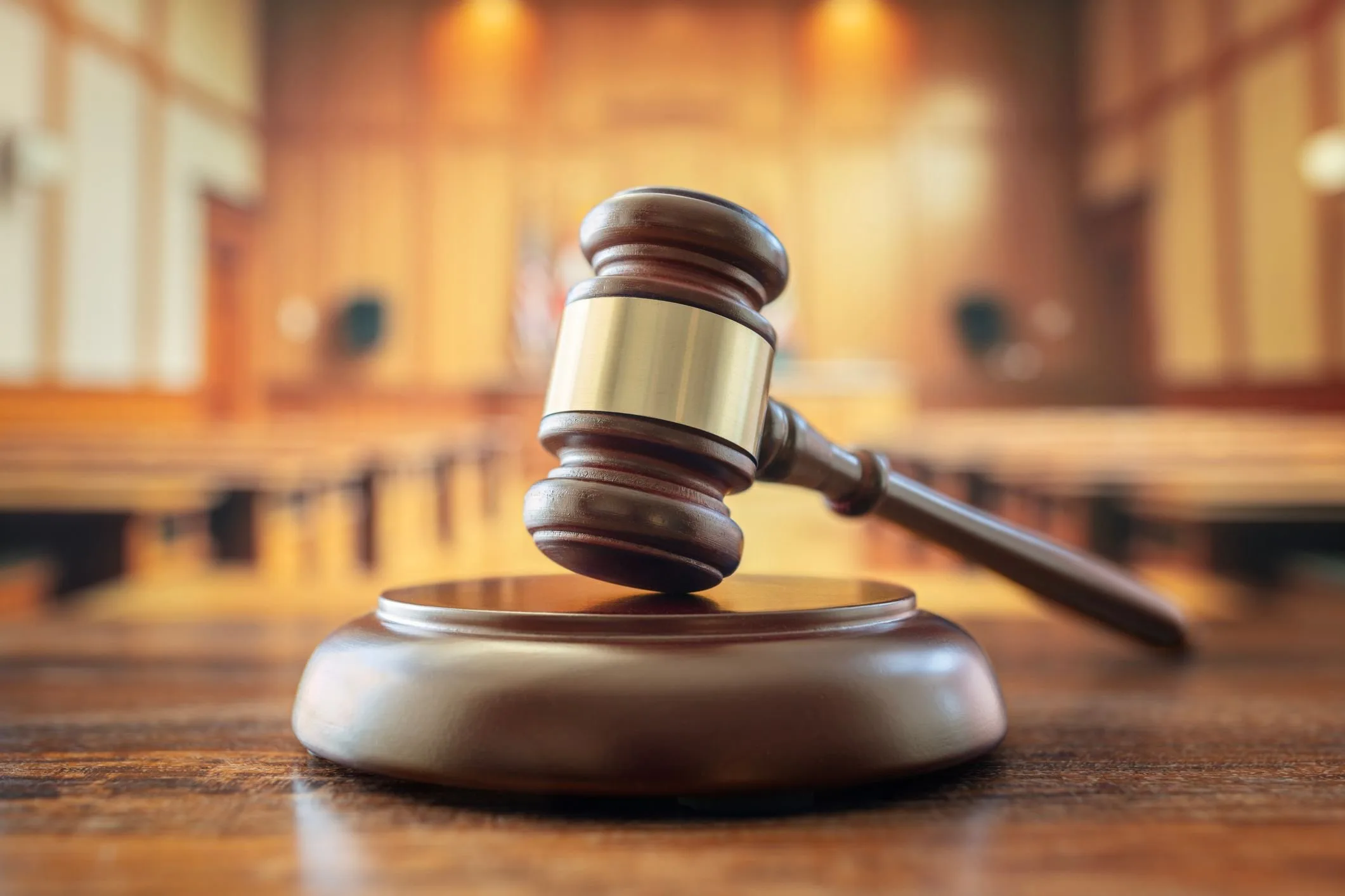 Stone na Berlinda: Justiça Manda Recontratar Demitidos!