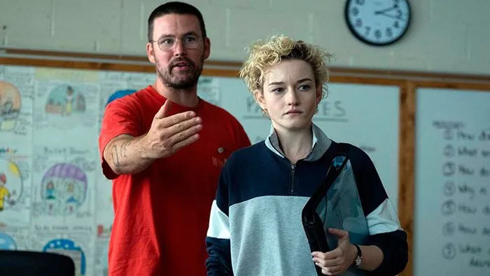 Zach Cregger: A Fusão de Gêneros que Redefine o Terror no Cinema