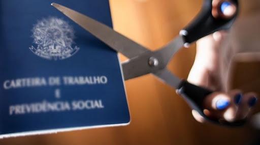 Desvendando Oportunidades PJ: Uma Análise Crítica das Ferramentas de Desenvolvimento