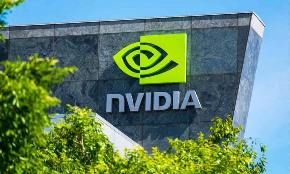 Nvidia Injeta Bilhões em Fotônica para Data Centers de IA